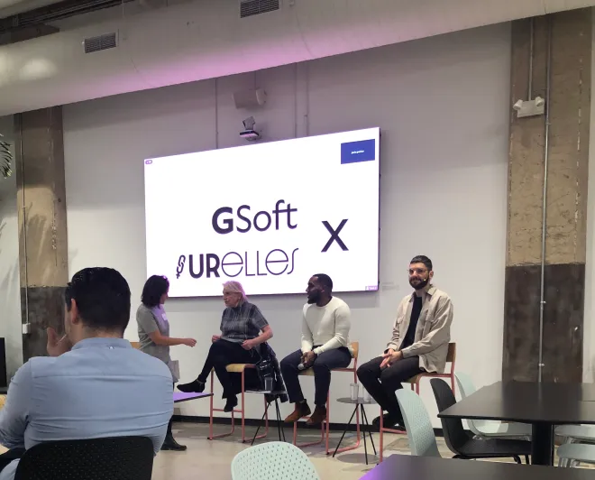 personnes plus âgées en technologie